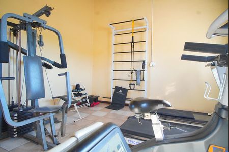 Casa de condomínio à venda com 78m², 2 quartos e 1 vagaÁrea Comum - Academia