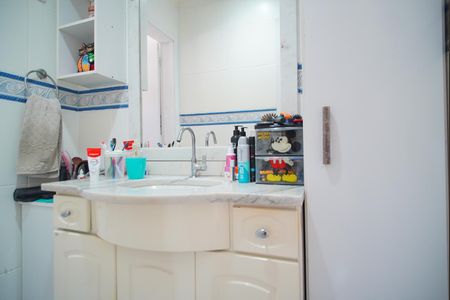 Casa de condomínio à venda com 78m², 2 quartos e 1 vagaBanheiro Corredor