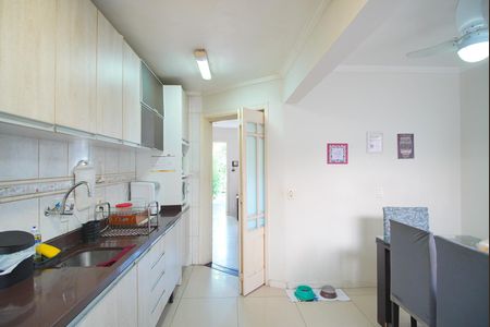 Casa de condomínio à venda com 78m², 2 quartos e 1 vagaCozinha