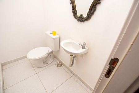 Casa de condomínio à venda com 84m², 3 quartos e 1 vagaLavabo