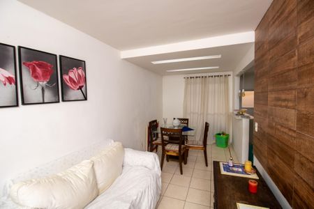 Casa de condomínio à venda com 84m², 3 quartos e 1 vagaSala