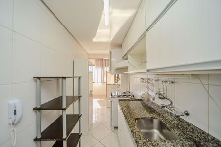 Apartamento à venda com 90m², 2 quartos e 2 vagas Apartamento à venda com 90m², 2 quartos e 2 vagasCozinha e Área de Serviço