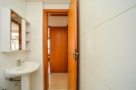 Apartamento à venda com 90m², 2 quartos e 2 vagas Apartamento à venda com 90m², 2 quartos e 2 vagasBanheiro Social