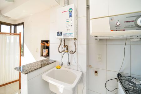 Apartamento à venda com 90m², 2 quartos e 2 vagas Apartamento à venda com 90m², 2 quartos e 2 vagasCozinha e Área de Serviço