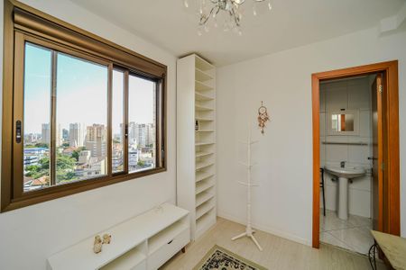 Apartamento à venda com 90m², 2 quartos e 2 vagas Apartamento à venda com 90m², 2 quartos e 2 vagasCloset da Suíte