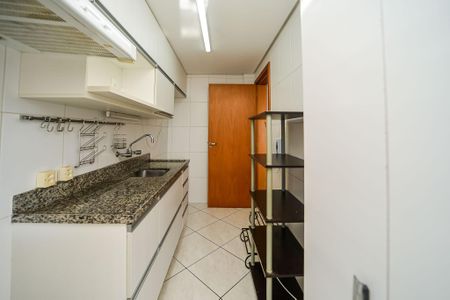 Apartamento à venda com 90m², 2 quartos e 2 vagas Apartamento à venda com 90m², 2 quartos e 2 vagasCozinha e Área de Serviço