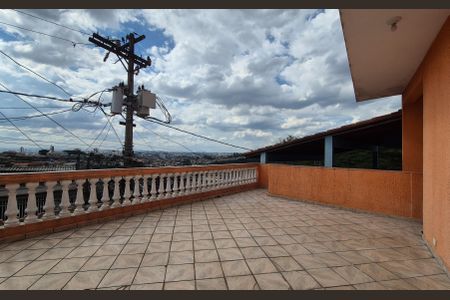 Casa à venda com 168m², 2 quartos e 1 vaga Casa à venda com 168m², 2 quartos e 1 vagaArea externa