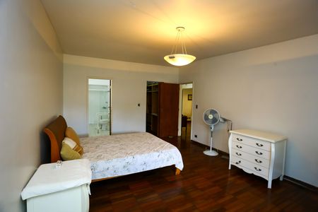 Casa à venda com 239m², 2 quartos e 2 vagas Casa à venda com 239m², 2 quartos e 2 vagassuíte 2