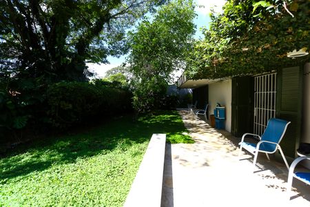 Casa à venda com 239m², 2 quartos e 2 vagas Casa à venda com 239m², 2 quartos e 2 vagasJardim