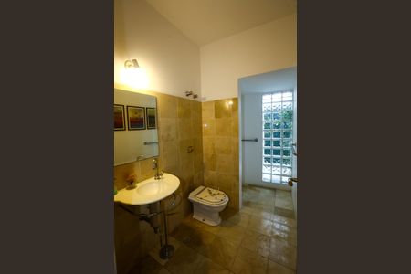 Casa à venda com 239m², 2 quartos e 2 vagas Casa à venda com 239m², 2 quartos e 2 vagasBanheiro da Suíte 1