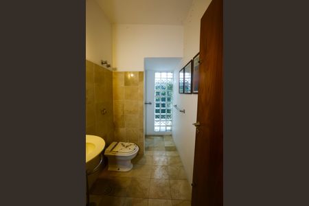 Casa à venda com 239m², 2 quartos e 2 vagas Casa à venda com 239m², 2 quartos e 2 vagasBanheiro da Suíte 1