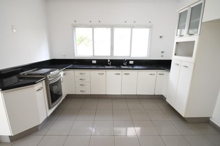 Casa de condomínio para alugar com 420m², 4 quartos e 4 vagasCozinha