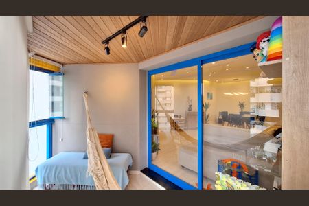 Apartamento à venda com 100m², 3 quartos e 2 vagas Apartamento à venda com 100m², 3 quartos e 2 vagasVaranda