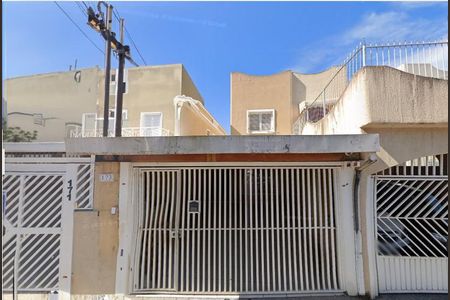 Casa à venda com 120m², 3 quartos e 2 vagas Casa à venda com 120m², 3 quartos e 2 vagasFachada