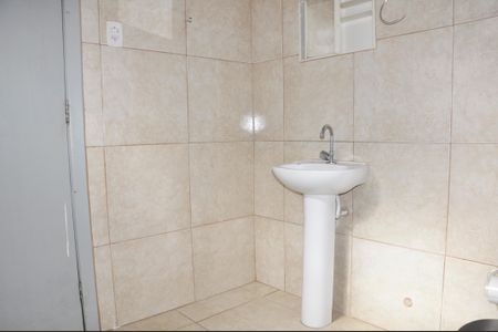 Casa à venda com 80m², 2 quartos e 1 vaga Casa à venda com 80m², 2 quartos e 1 vaga Banheiro Social
