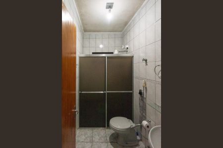 Casa à venda com 205m², 5 quartos e 4 vagas Casa à venda com 205m², 5 quartos e 4 vagasBanheiro