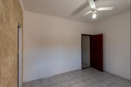 Casa à venda com 205m², 5 quartos e 4 vagas Casa à venda com 205m², 5 quartos e 4 vagasSuíte