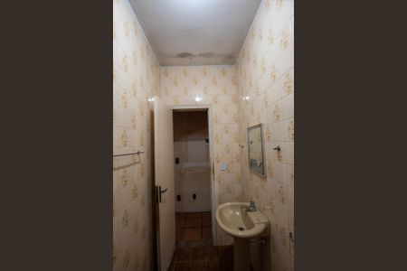 Casa à venda com 205m², 5 quartos e 4 vagas Casa à venda com 205m², 5 quartos e 4 vagasCasa 2- Banheiro