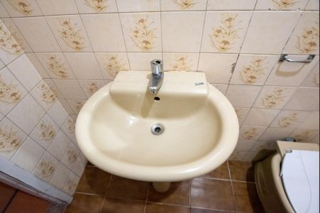 Casa à venda com 205m², 5 quartos e 4 vagas Casa à venda com 205m², 5 quartos e 4 vagasCasa 2- Banheiro