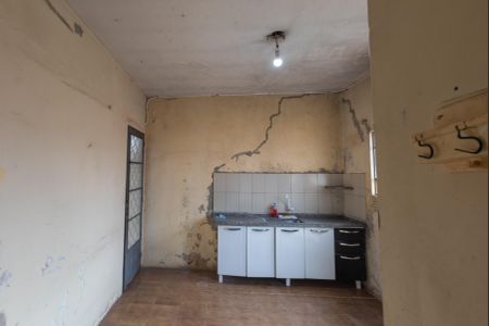 Casa à venda com 205m², 5 quartos e 4 vagas Casa à venda com 205m², 5 quartos e 4 vagasCasa 2- Cozinha