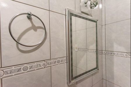 Casa à venda com 205m², 5 quartos e 4 vagas Casa à venda com 205m², 5 quartos e 4 vagasBanheiro