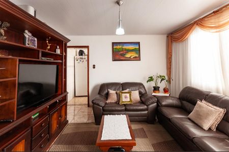 Casa à venda com 300m², 5 quartos e 2 vagas Casa à venda com 300m², 5 quartos e 2 vagasSala Casa 1