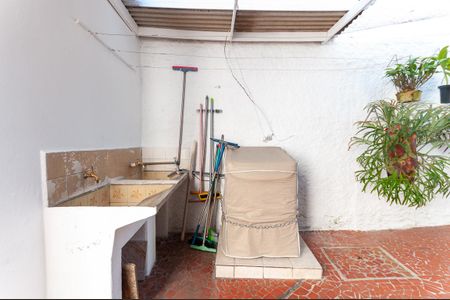 Casa à venda com 300m², 5 quartos e 2 vagas Casa à venda com 300m², 5 quartos e 2 vagasÁrea de Serviço