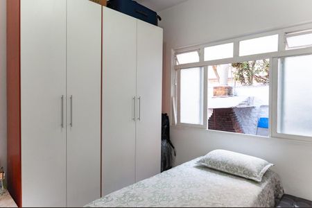 Casa à venda com 300m², 5 quartos e 2 vagas Casa à venda com 300m², 5 quartos e 2 vagasQuarto 2