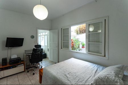 Casa à venda com 300m², 5 quartos e 2 vagas Casa à venda com 300m², 5 quartos e 2 vagasQuarto 3