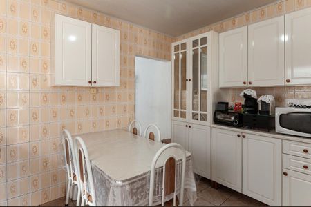 Casa à venda com 300m², 5 quartos e 2 vagas Casa à venda com 300m², 5 quartos e 2 vagasCozinha Casa 2