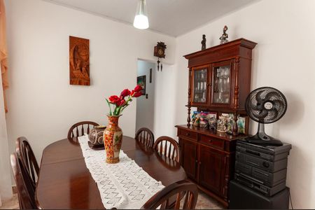 Casa à venda com 300m², 5 quartos e 2 vagas Casa à venda com 300m², 5 quartos e 2 vagasSala Casa 1