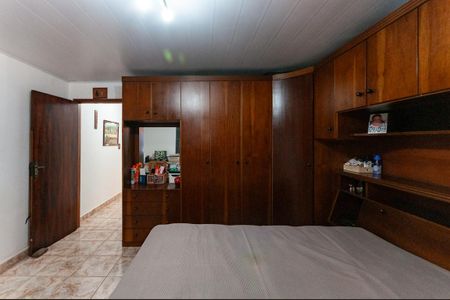 Casa à venda com 300m², 5 quartos e 2 vagas Casa à venda com 300m², 5 quartos e 2 vagasQuarto 2