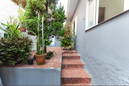 Casa à venda com 300m², 5 quartos e 2 vagas Casa à venda com 300m², 5 quartos e 2 vagasQuintal