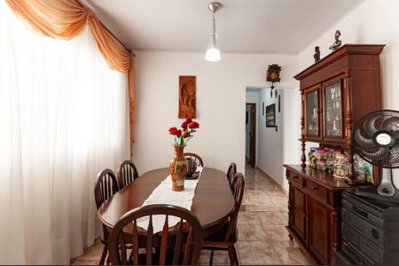 Casa à venda com 300m², 5 quartos e 2 vagas Casa à venda com 300m², 5 quartos e 2 vagasSala Casa 1