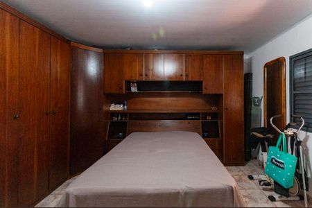 Casa à venda com 300m², 5 quartos e 2 vagas Casa à venda com 300m², 5 quartos e 2 vagasQuarto 2