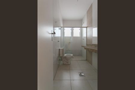 Casa à venda com 242m², 3 quartos e 6 vagasBanheiro Social