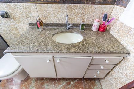 Casa à venda com 290m², 2 quartos e 2 vagasBanheiro 2