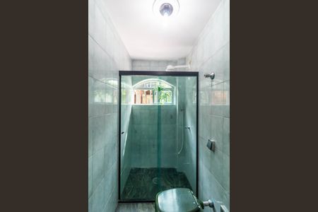 Casa à venda com 290m², 2 quartos e 2 vagasBanheiro 1