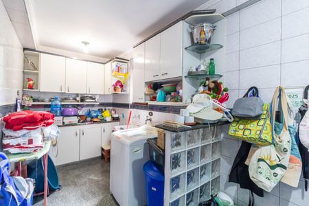 Casa à venda com 290m², 2 quartos e 2 vagasCozinha