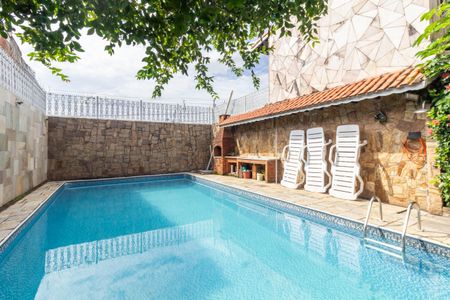 Casa à venda com 290m², 2 quartos e 2 vagasPiscina