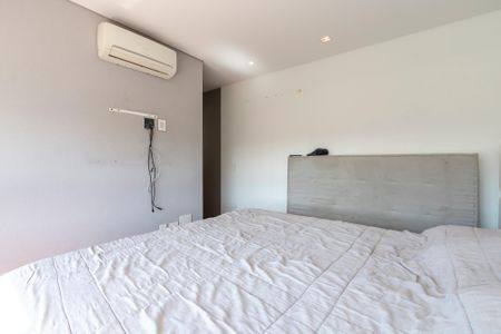 Apartamento à venda com 225m², 4 quartos e 4 vagas Apartamento à venda com 225m², 4 quartos e 4 vagasSuíte 1