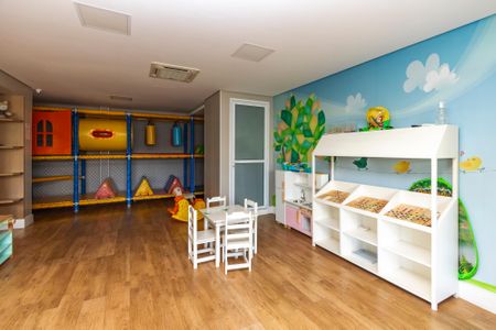 Apartamento à venda com 225m², 4 quartos e 4 vagas Apartamento à venda com 225m², 4 quartos e 4 vagasÁrea comum - Brinquedoteca