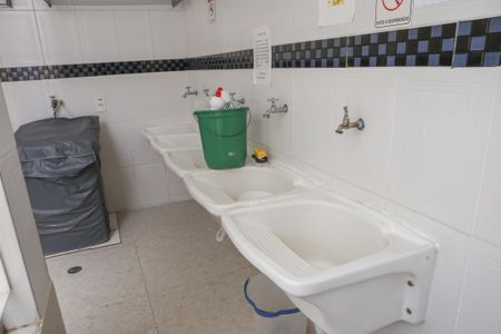 Apartamento para alugar com 45m², 1 quarto e sem vaga Apartamento para alugar com 45m², 1 quarto e sem vagaLavanderia