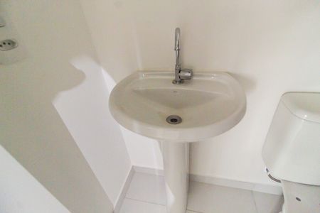 Apartamento para alugar com 33m², 2 quartos e sem vaga Apartamento para alugar com 33m², 2 quartos e sem vagaBanheiro