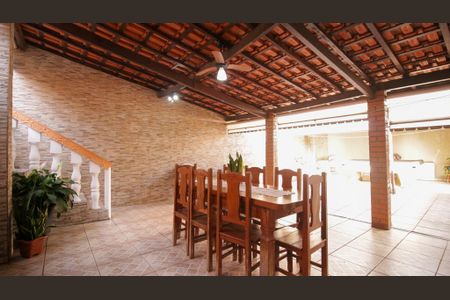Casa à venda com 150m², 4 quartos e 3 vagas Casa à venda com 150m², 4 quartos e 3 vagasÁrea Gourmet