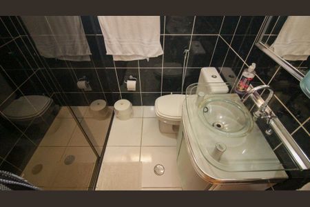Casa à venda com 150m², 4 quartos e 3 vagas Casa à venda com 150m², 4 quartos e 3 vagasBanheiro da Suíte