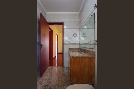 Casa à venda com 357m², 4 quartos e 4 vagasBanheiro