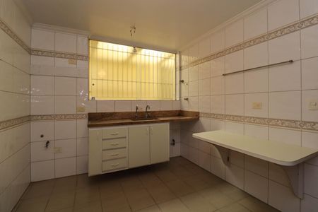 Casa à venda com 357m², 4 quartos e 4 vagasCozinha