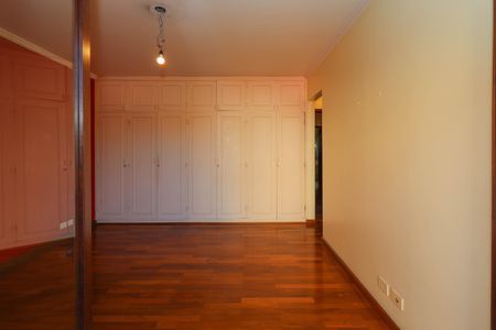 Casa à venda com 357m², 4 quartos e 4 vagasSuíte 1