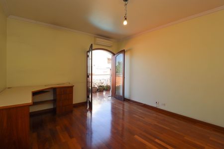 Casa à venda com 357m², 4 quartos e 4 vagasSuíte 2